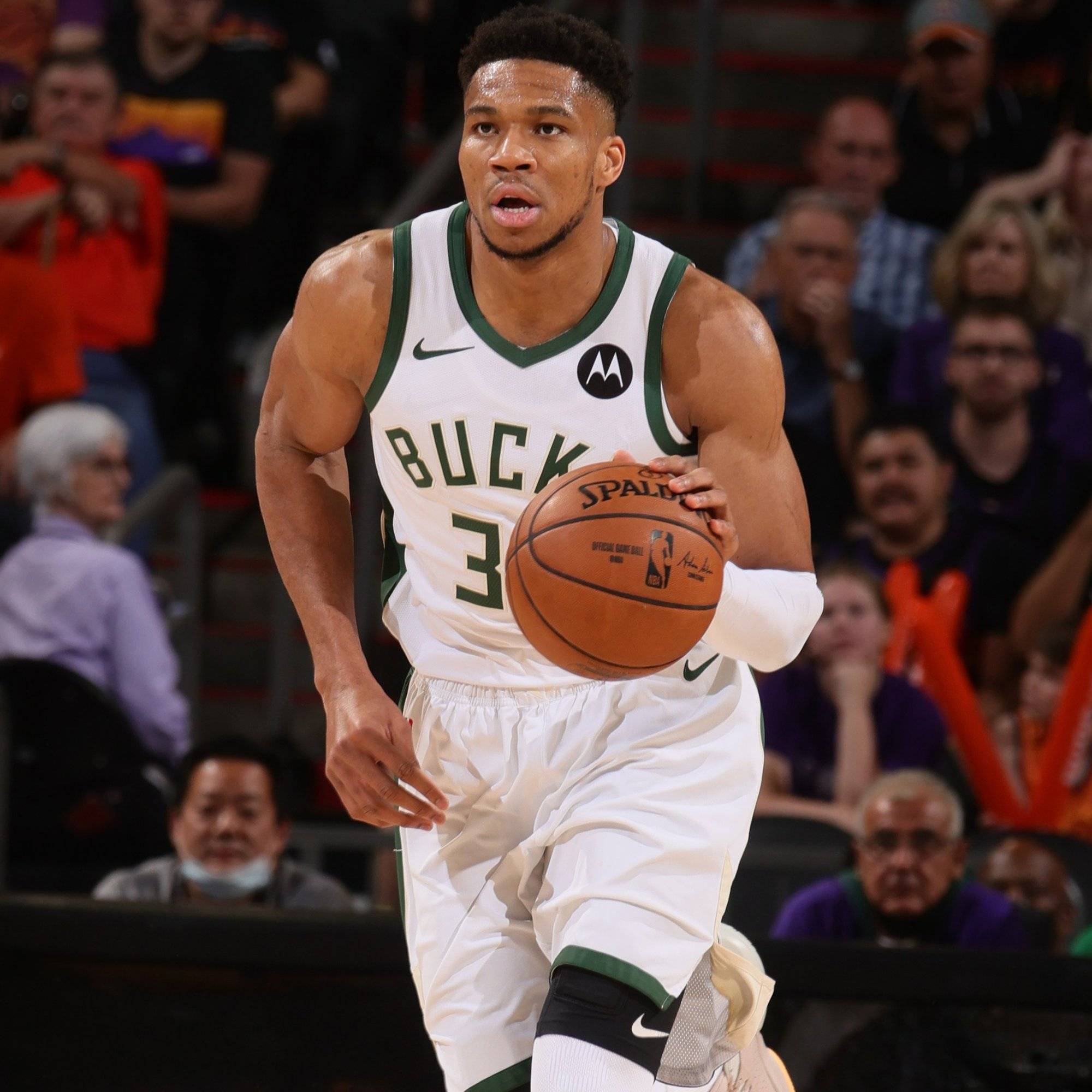 英国机构开狼队新帅赔率：罗杰斯居首，滕哈格紧随其后（英国机构公布狼队新帅赔率：罗杰斯领跑，滕哈格紧追其后）