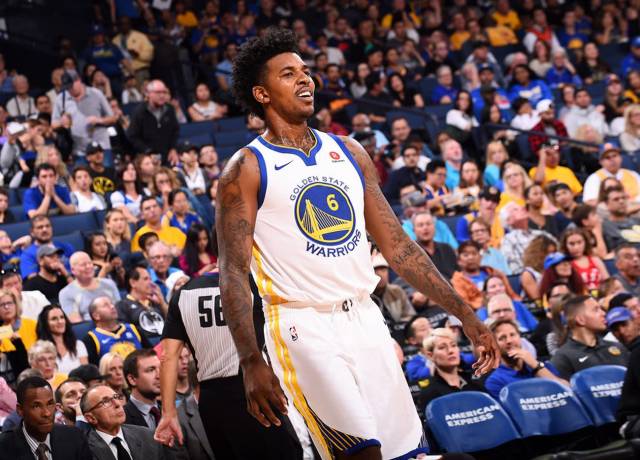 这队进攻端火力全开（这支球队进攻火力爆棚）