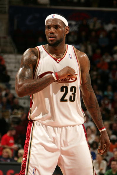 皇马战术转型阵痛！惨遭马竞5-2血洗 阿隆索理念遭遇现实困境（皇马战术变革阵痛期：5-2惨负马竞，阿隆索理念遭遇现实考验）