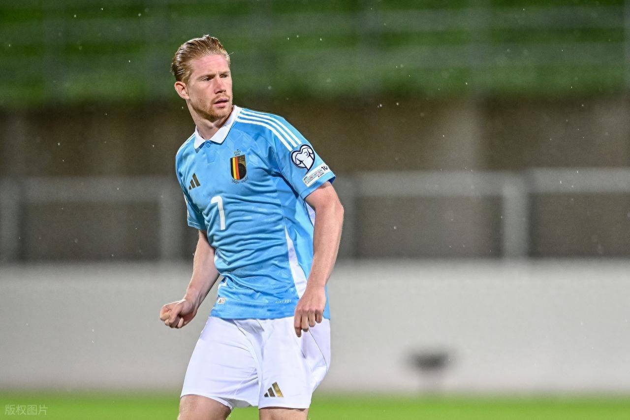 前锋连续三场进球，状态巅峰（前锋三战连斩，状态火热）